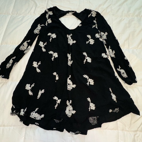 Free People Black Embroidered Long Sleeve Mini Dress Size Medium - Picture 1 of 5